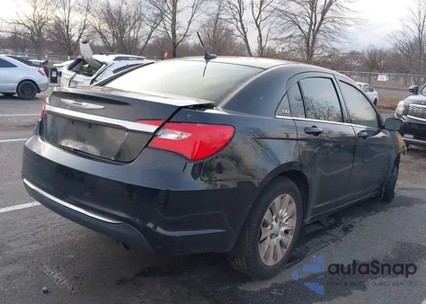 2012 Chrysler 200 Lx z USA, uszkodzony, nr VIN 1C3CCBAB7CN236060